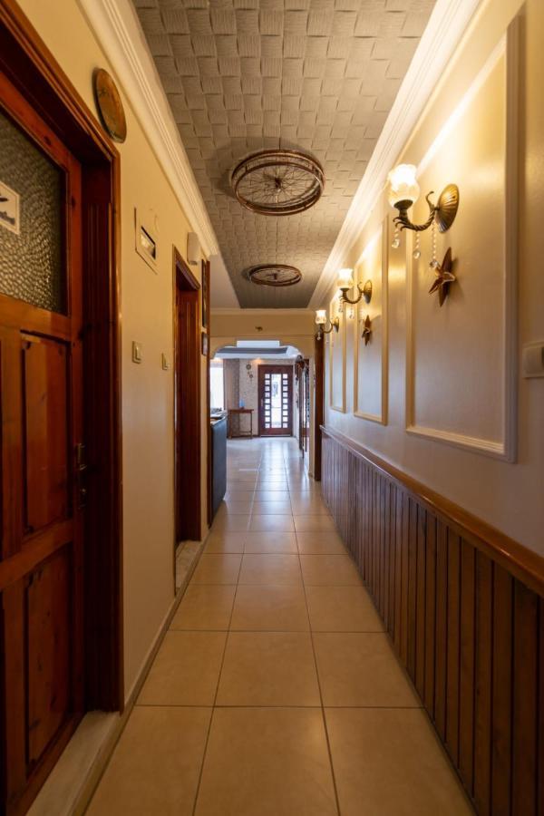 Limon Otel Foça Buitenkant foto