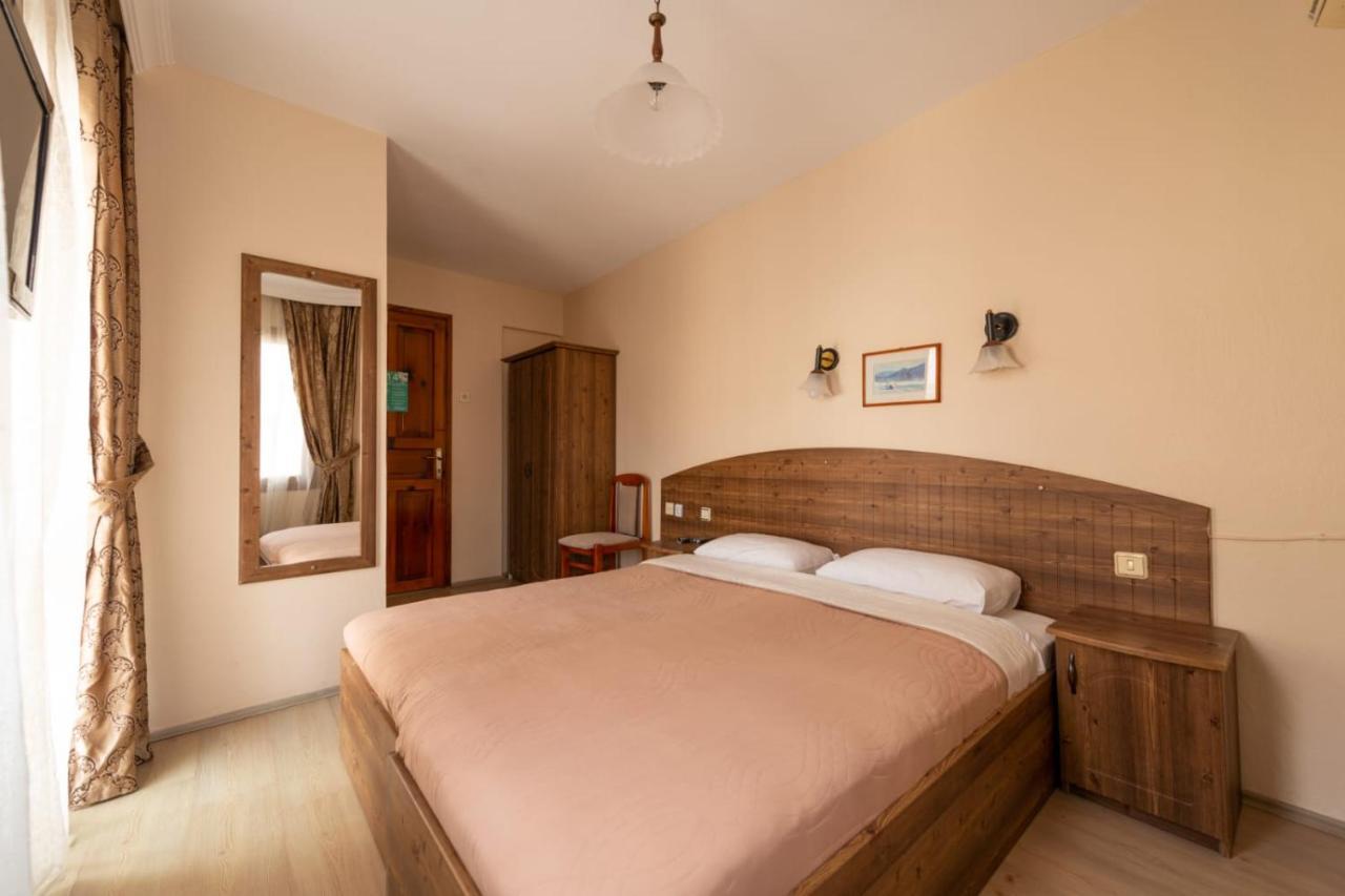 Limon Otel Foça Buitenkant foto