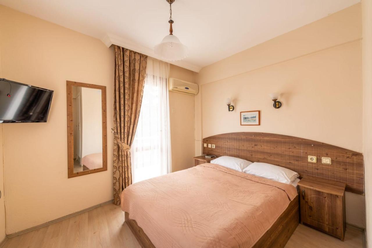 Limon Otel Foça Buitenkant foto